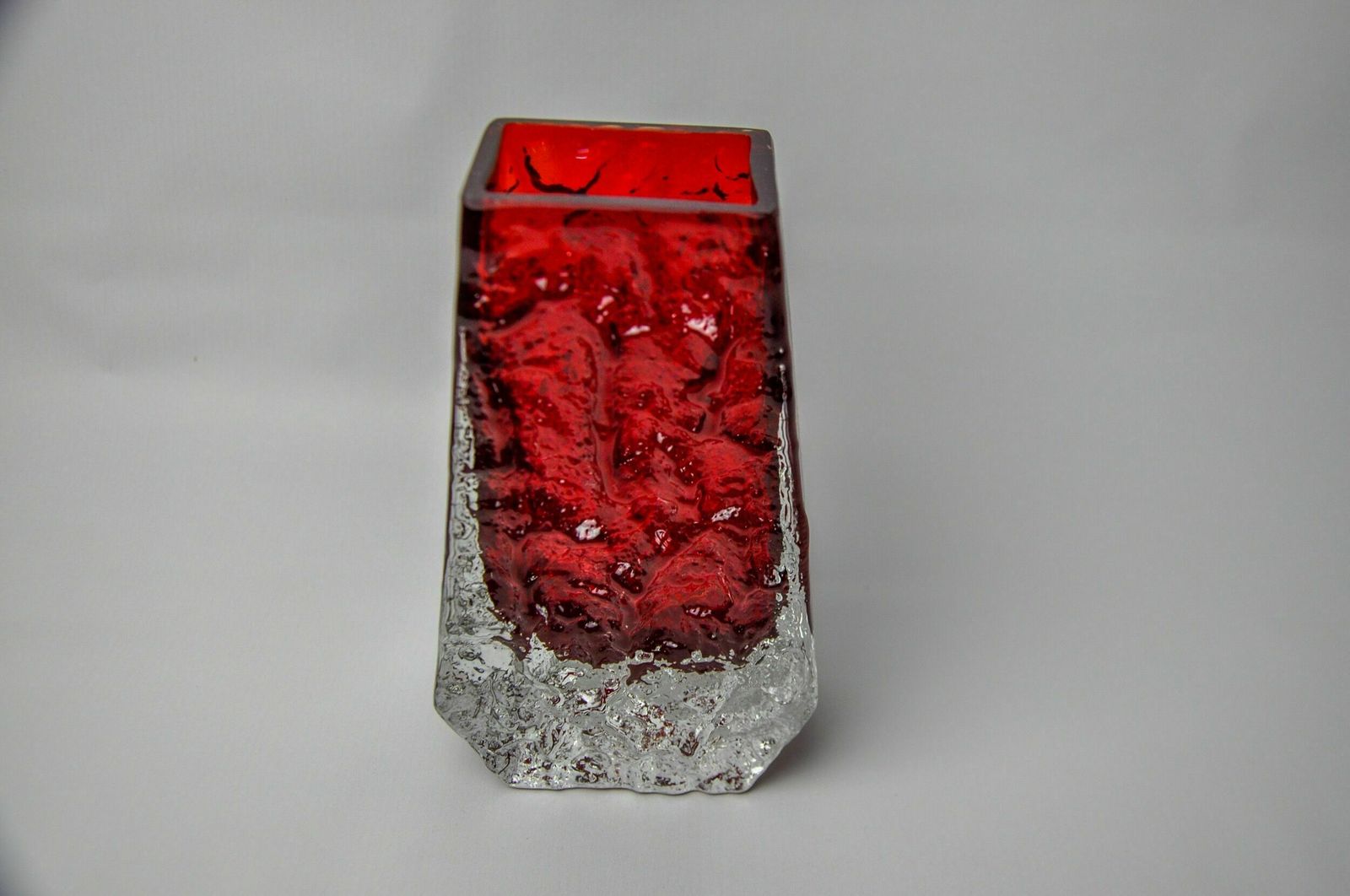 Red Sommerso Ice Effect Vase By Seguso, Murano, Italy, 1970 photo 615.0