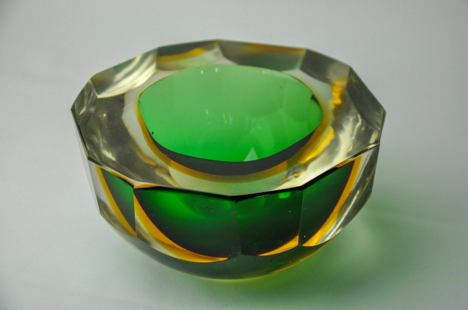 Vide Pouch Sommerso Green And Yellow By Seguso, Murano Glass, Italy, 1970 photo 727.0