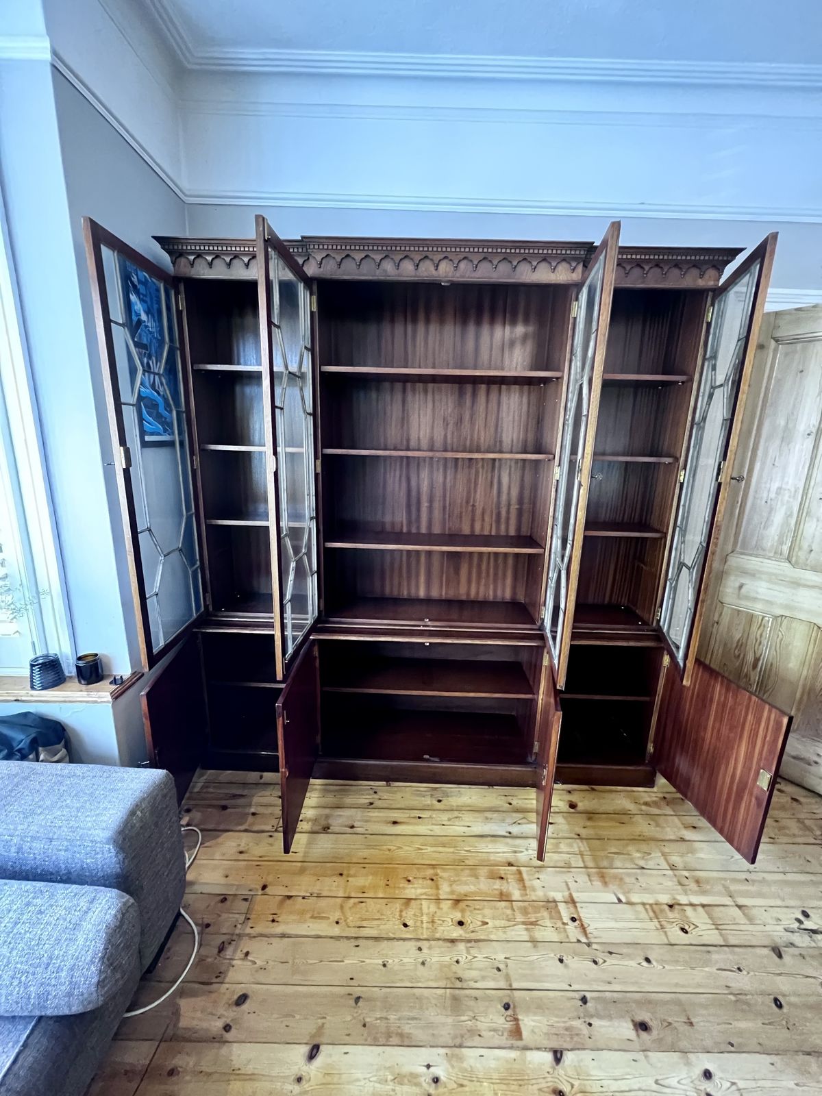 Stunning Vintage Cabinet   Reprodux (Made In England) photo 1250.0