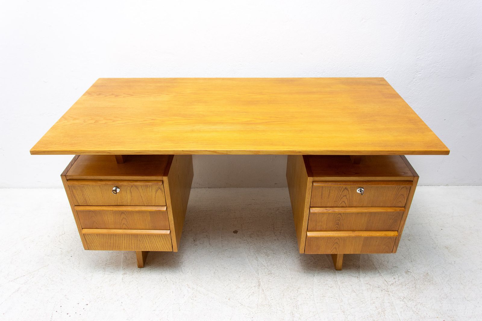 photo vinterior Mid Century Beechwood Writing Desk, 1970´S, Czechoslovakia