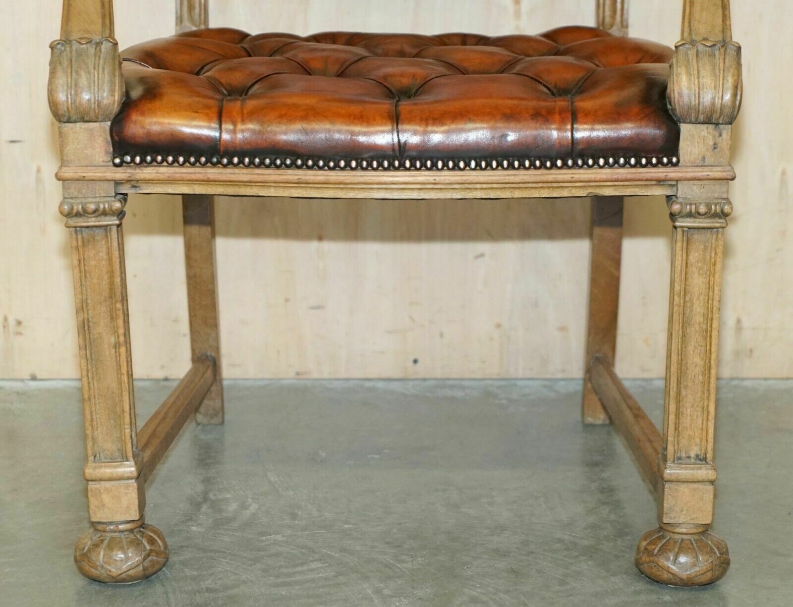 photo furniture Very Fine Restored Antique Chesterfield William IV Oak Brown Leather Desk Chair