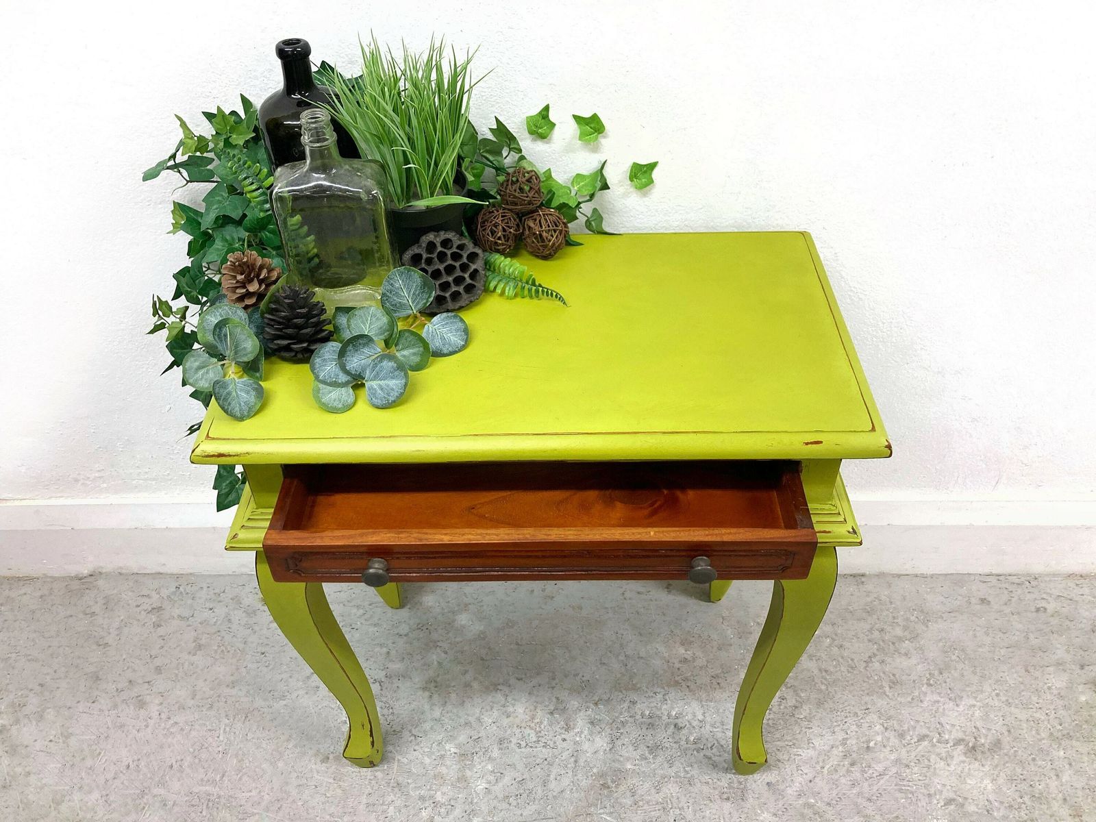 Console Table. Green Console. Hand Painted Cabriole Leg Console. Hallway Table. Bedside Table. Dressing Table. Solid Mahogany. photo 175.0