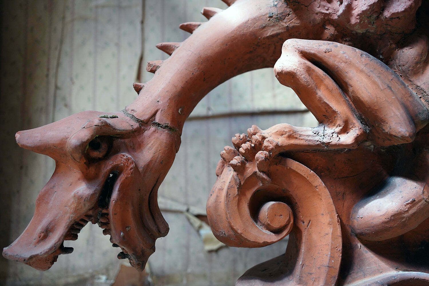 A Rare Pair Of Large Ruabon Terracotta Roof Gargoyles; The Eye, Ear And Throat Hospital, Shrewsbury C.1880 photo vintage