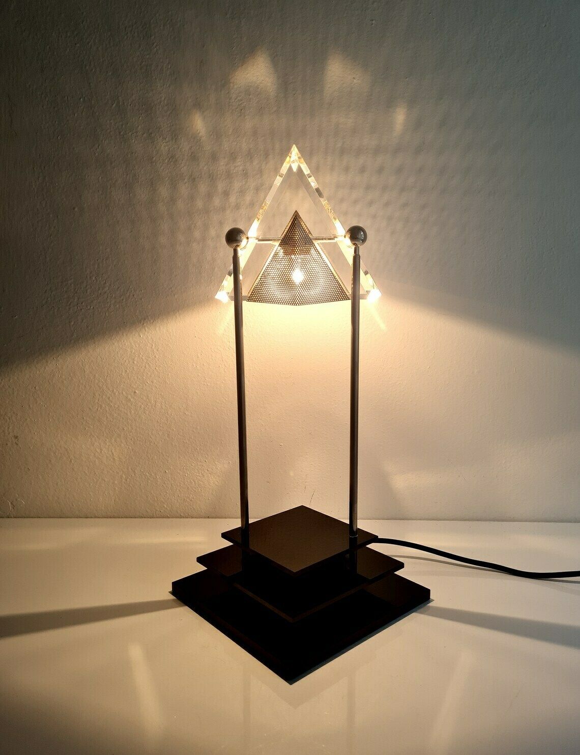 photo furniture Vintage Delightful Postmodern Design Telescopic Halogen Desk Lamp