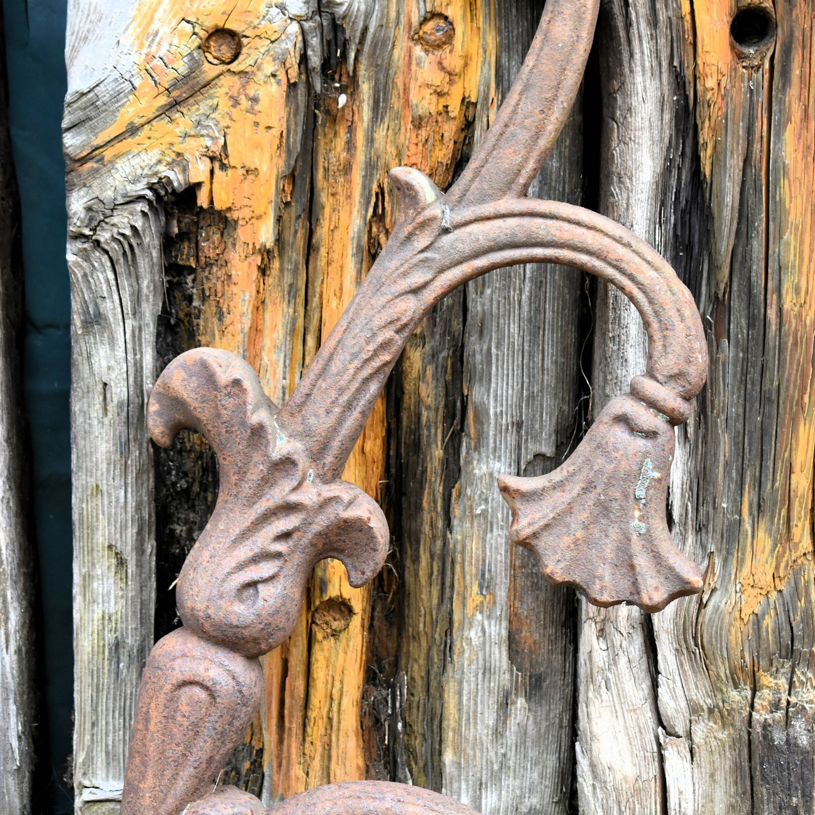 Antique Salvage Cast Iron Scroll Architectural Tudor Rose Garden Railing Finial photo vintage
