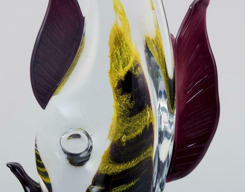 Heart Shaped Dish With Fish In Art Glass. 1970s/1980s. photo 224.0