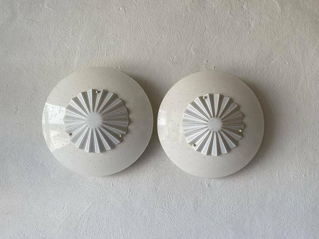 Wonderful Serie Migale Pair Of Sconces Or Flush Mounts By Vico Magistretti For Oluce, 1960s/70s, Italy