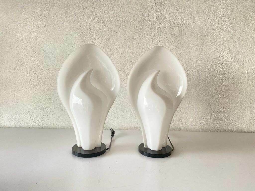 Italian Flower Design White Plexiglass Wonderful Pair Of Table Lamps, 1970s, Italy