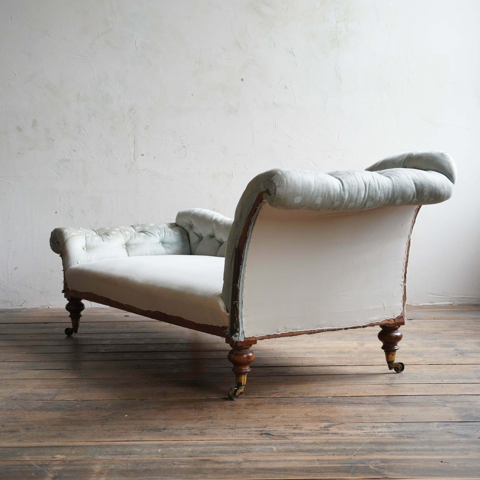 Chaise Longue By Miles & Edwards. photo Furniture