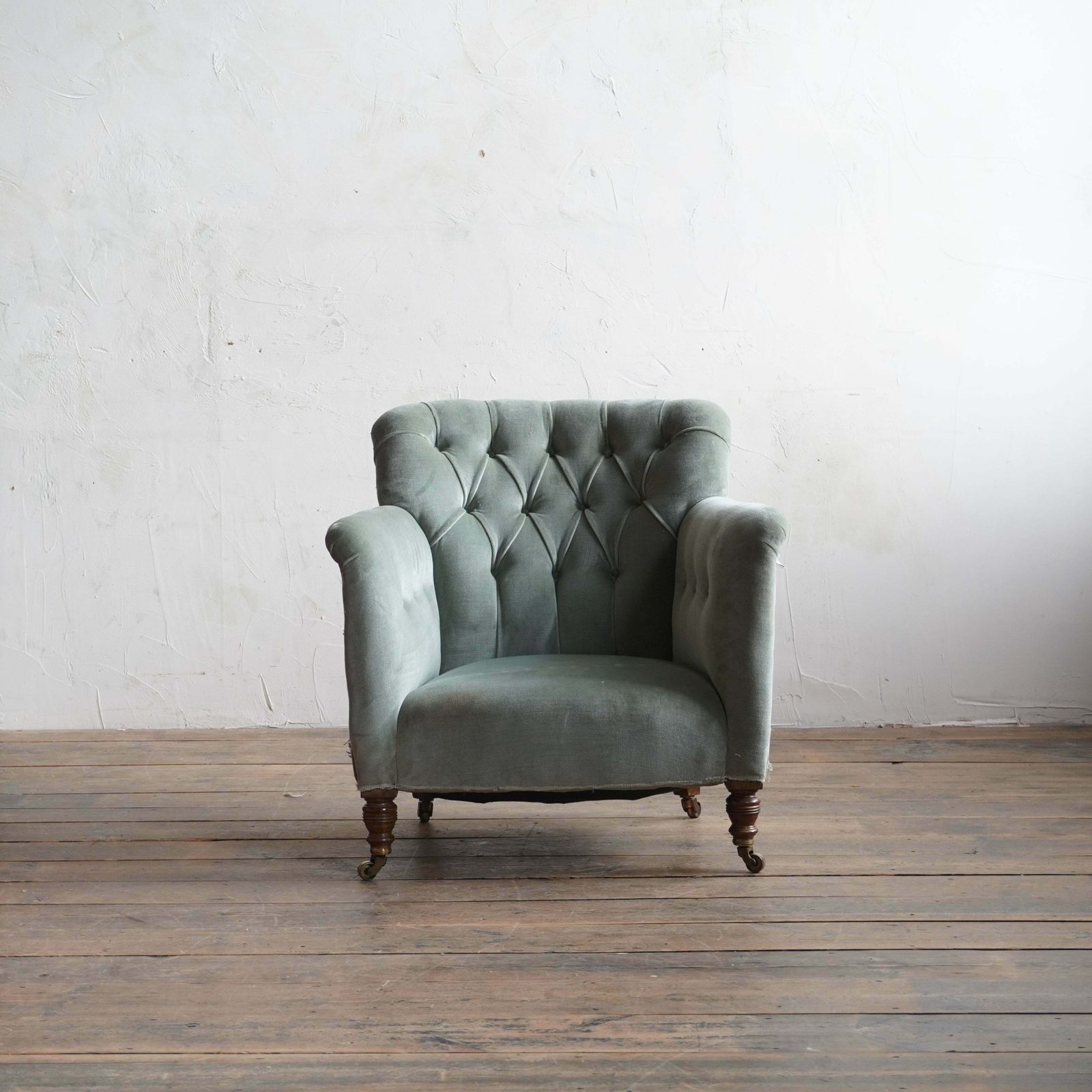 Howard And Sons Woodstock Armchair   Green Leather photo 4595.0