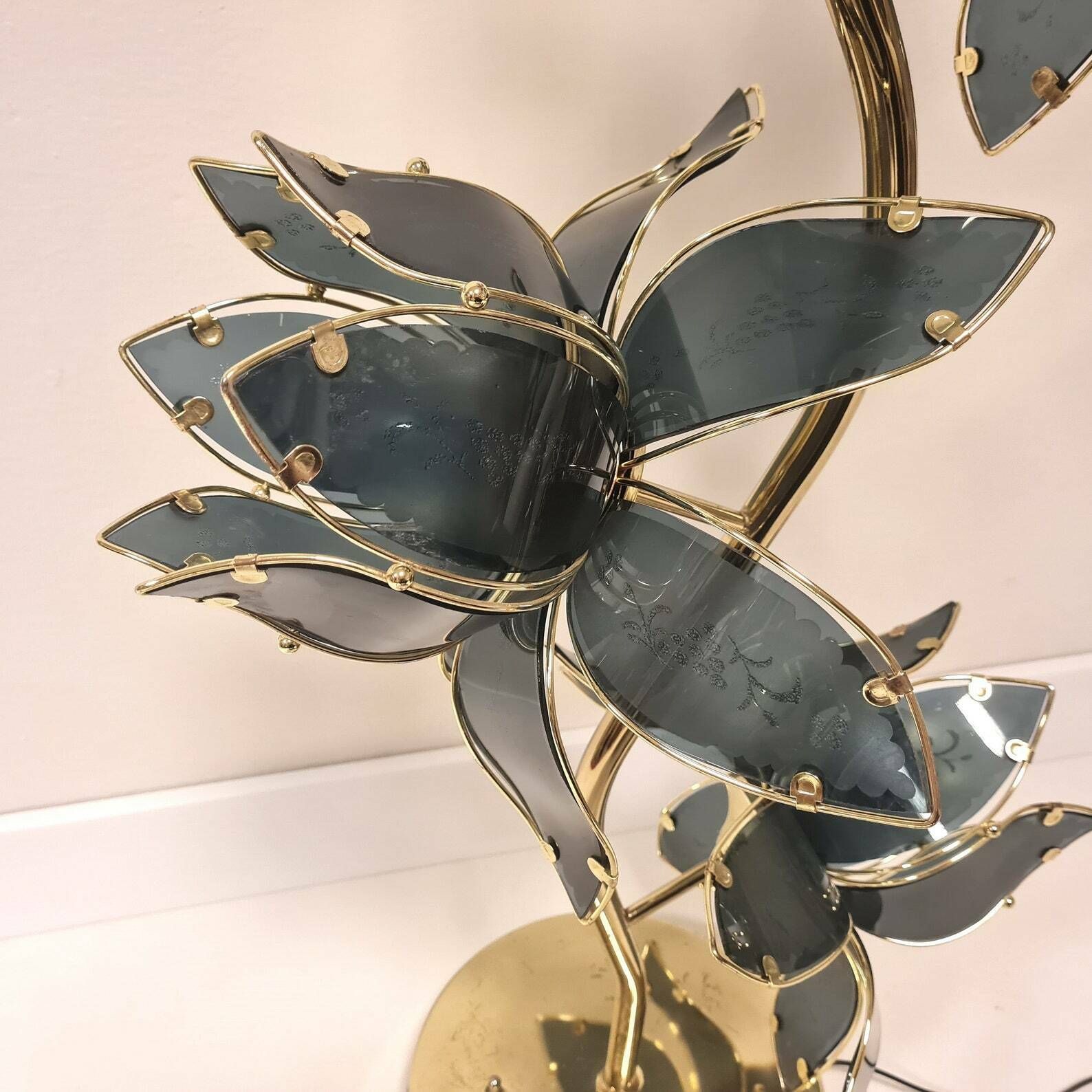 Vintage Hollywood Regency Floor/Wall Etched Glass And Brass Floral Lamp Anthony California Lamp 80s photo 758.0