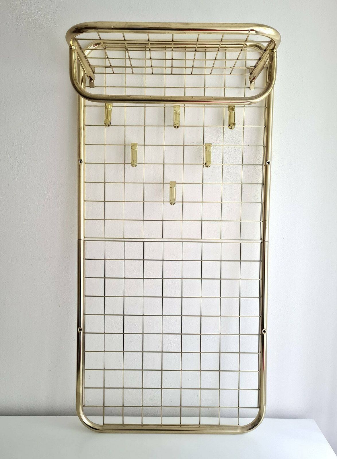 Vintage Mid Century Modern Messing Wandkapstok Met Hoedenplank, Kledingroede En 6 Haken, Jaren 1980 photo for sale