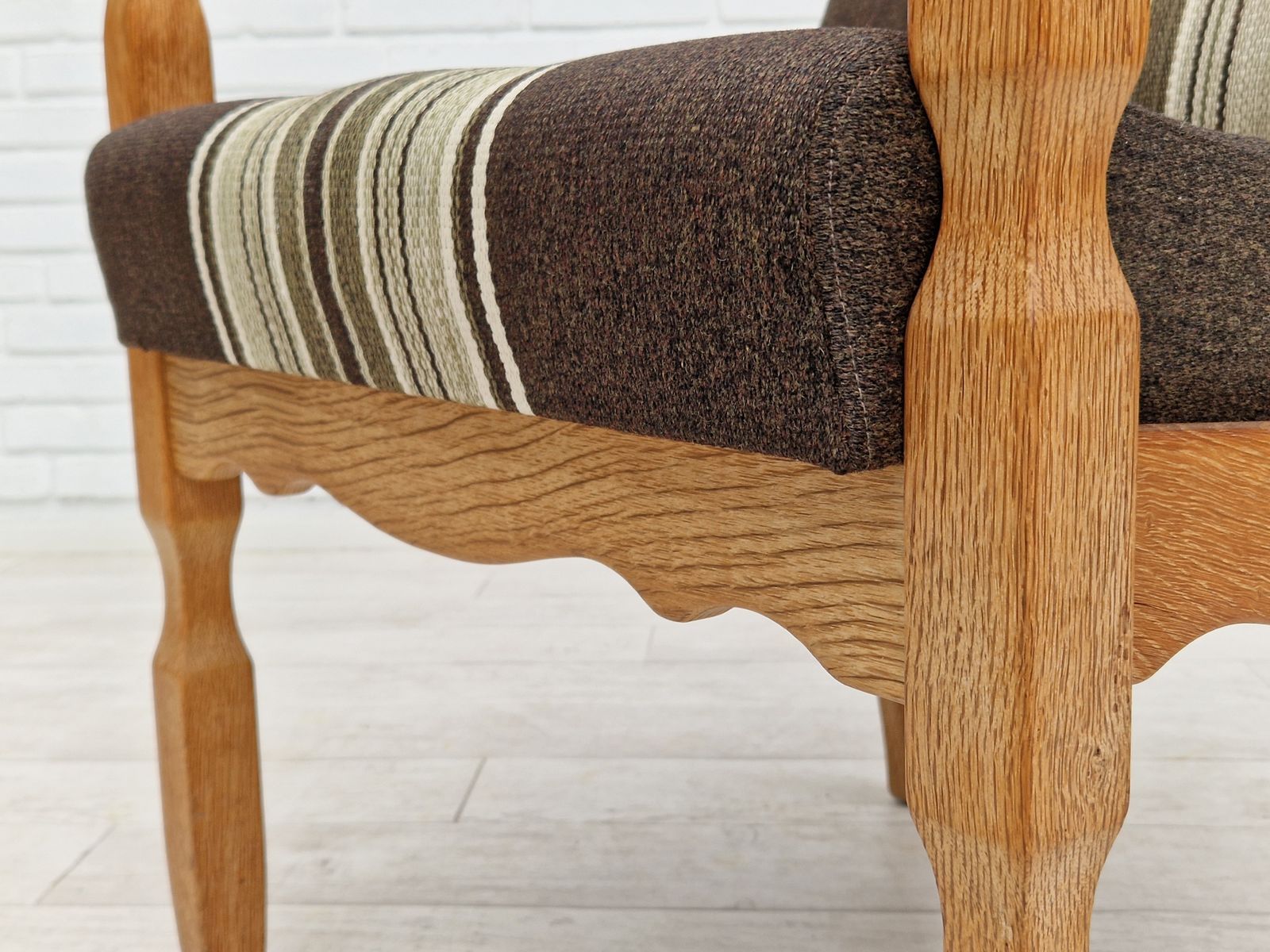photo vinterior 1970s, Danish Design, Oak Wood Armchair In Furniture Wool, Oak Wood.