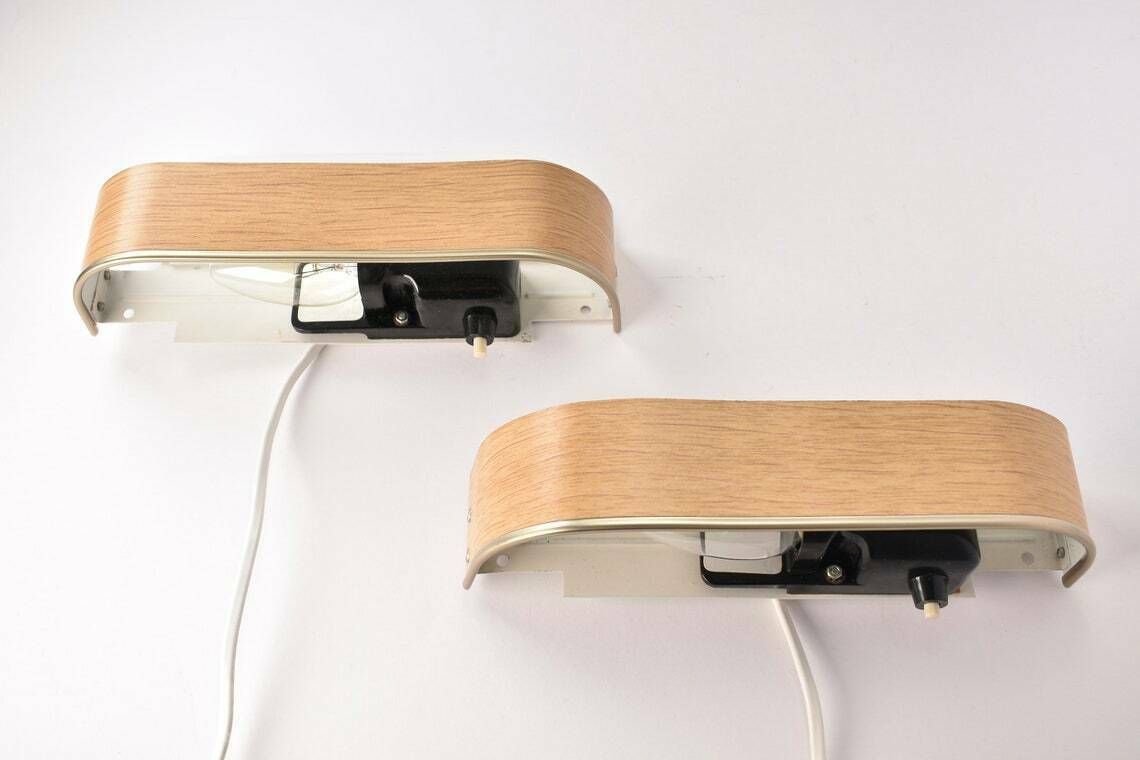 Mid Century Modern Wandlampen Met Houtlook | Vintage Nachtkastlampen | Modernistisch Minimalistisch | Wit Eiken | Mcm | Midmod | Nordic Scandinavisch photo vintage