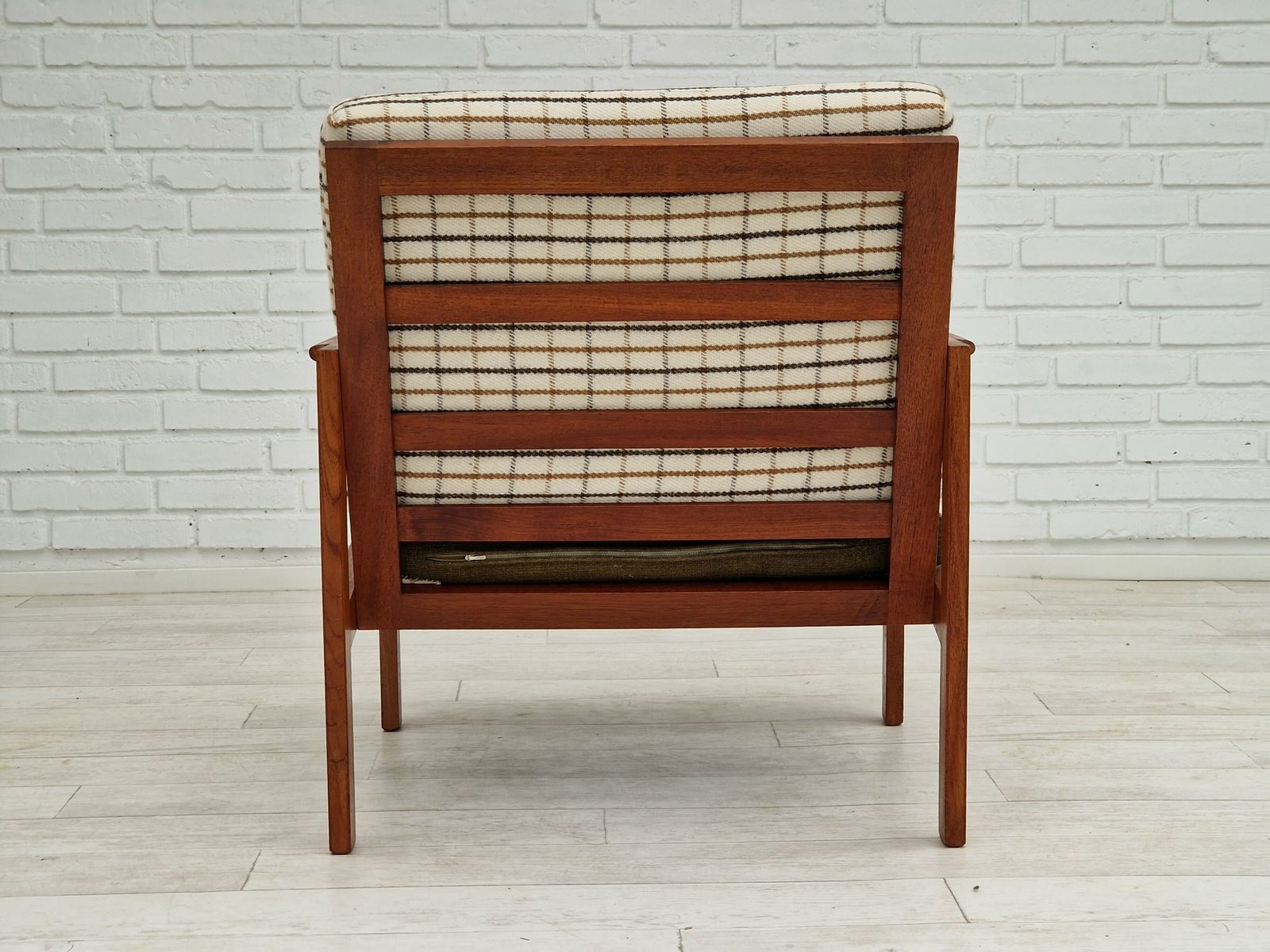 1320.0 Ca. Jaren 1970, Deens Design Van Illum Wikkelsø, Model Capella Voor Eliersen Møbler, Teakhout. photo