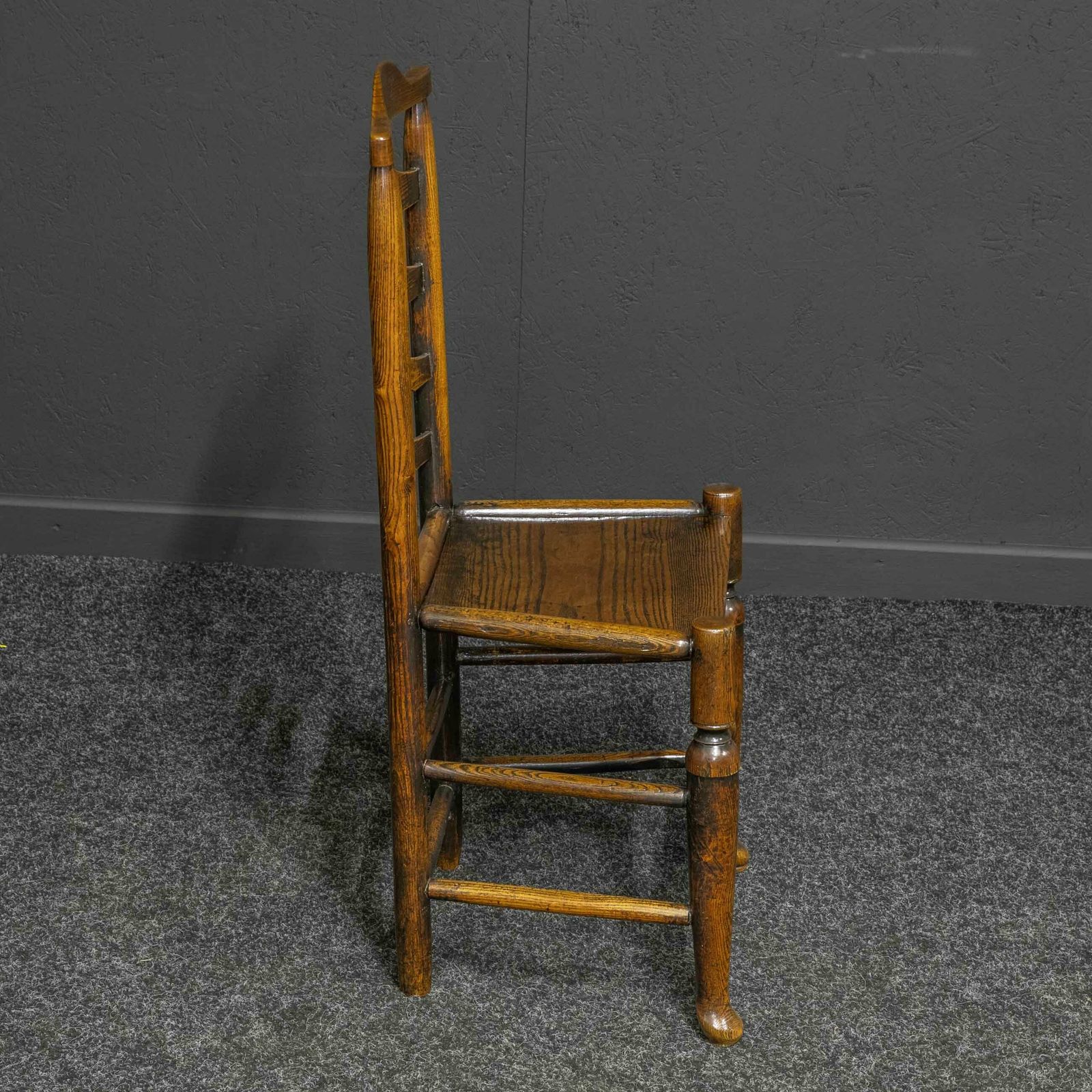 photo furniture Set Of Eight Georgian Chairs, 1700s
