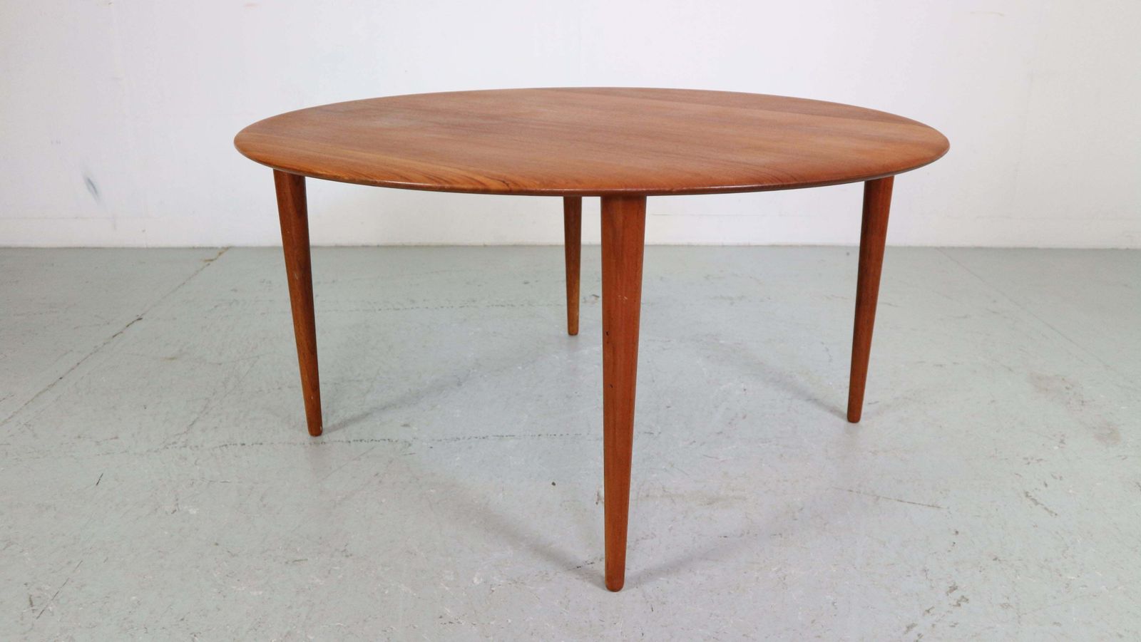 Peter Hvidt& Orla Mølgaard Nielsen Teak Round Coffee Table For France& Son, 1950 photo Furniture