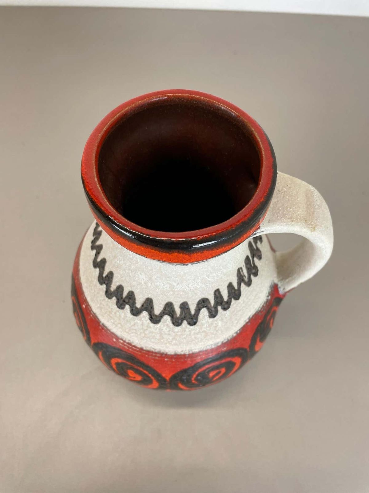 Red White Ceramic Brutalist Vase Fat Lava Carstens Tönnieshof, Germany, 1970s photo vinterior