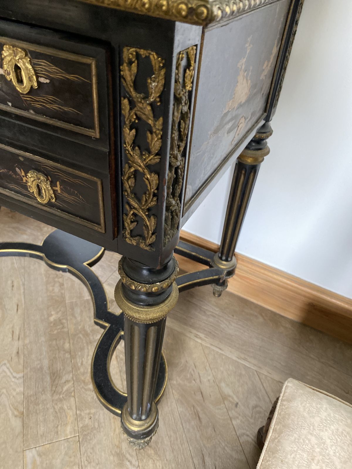 photo vinterior Stunning Inlaid Display Desk, Ebony With Chinese Style Inlay