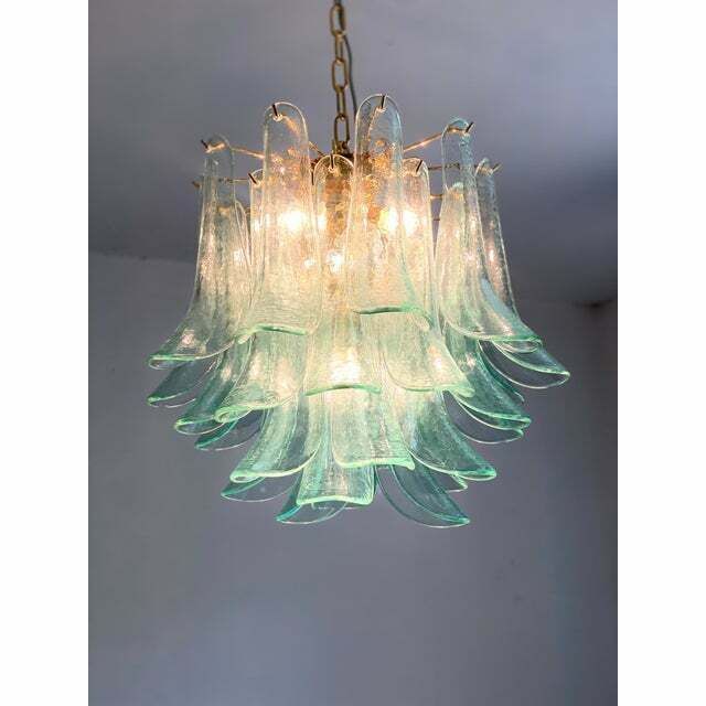photo furniture Contemporary Green Wather Murano Glass "Sella" Chandelier With Gold 24k Metal Frame