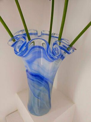 Spectacular Murano Glass Art, Handkerchief Vase With Marbling Effect photo buy