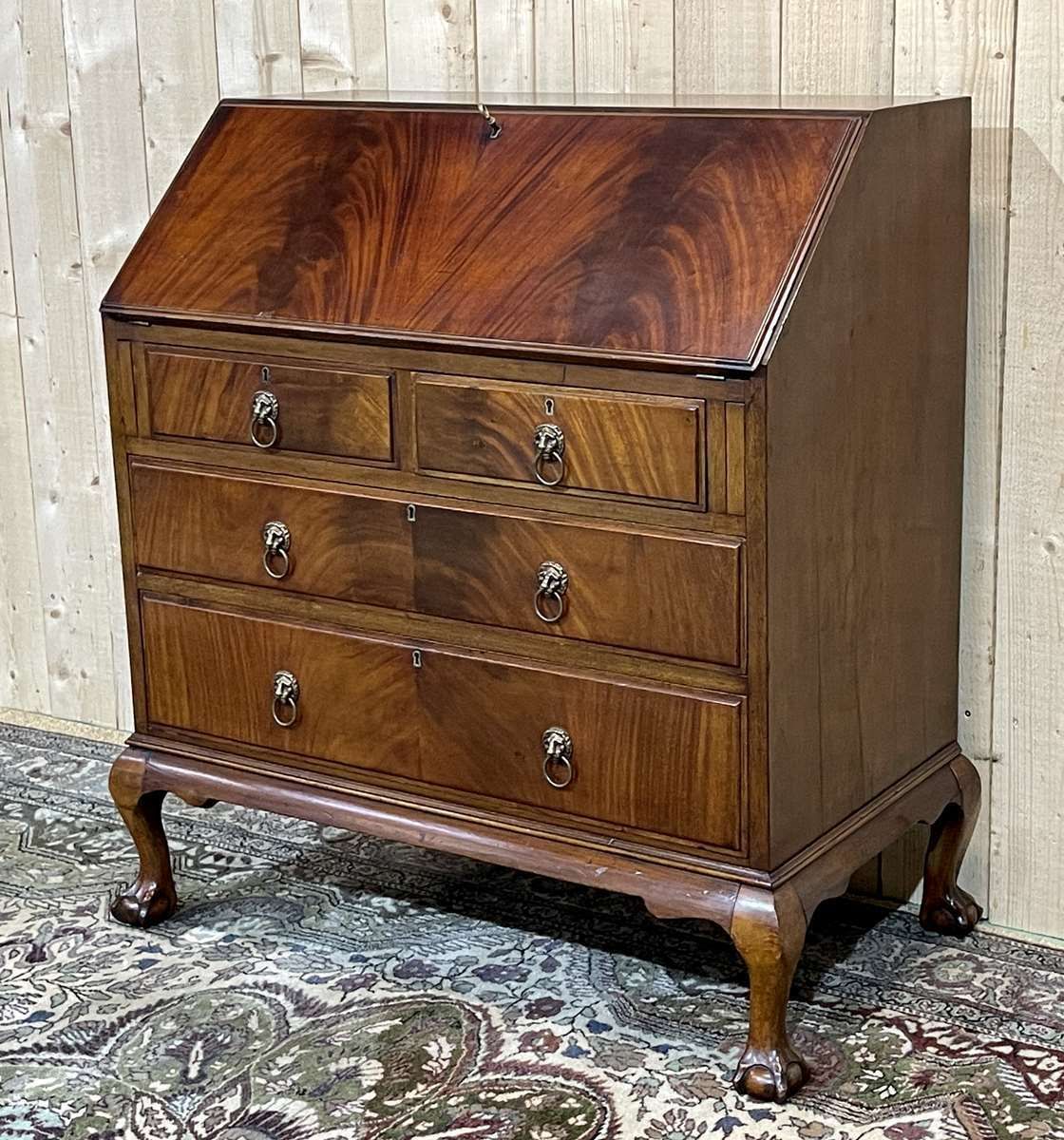 photo furniture Donkey Desk In English In Mahogany From The 1930s