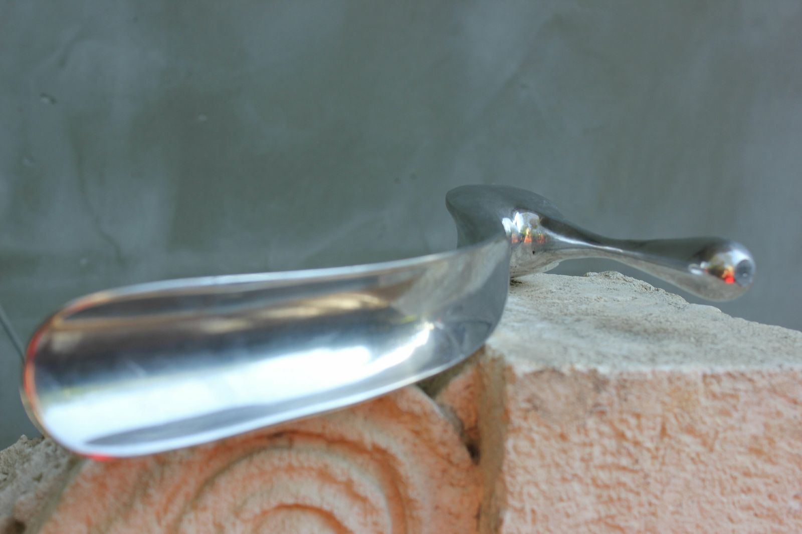Iconic Manolo Blahnik Shoehorn Cast Aluminum Design Shoehorn Habitat Collectors Or Love Blahnik Shoes Gift, Shoe Store Window Decoration photo 355.0
