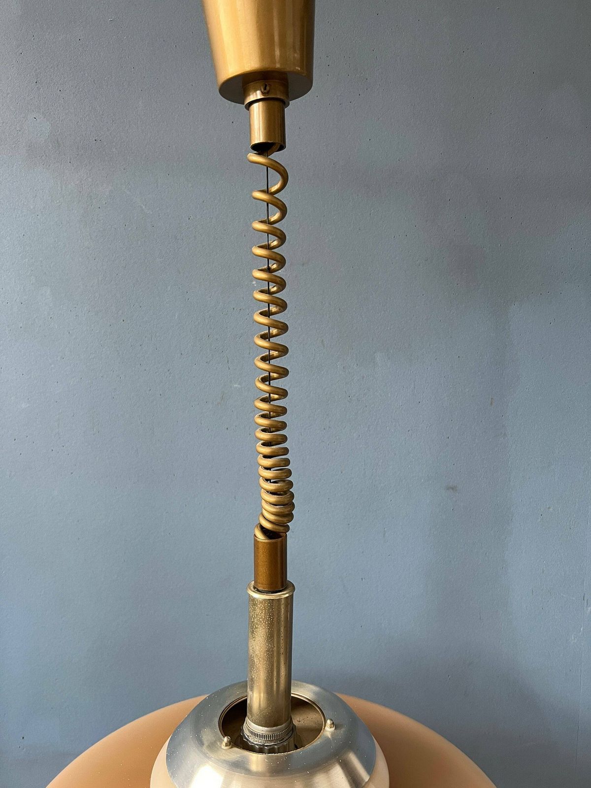 Vintage Space Age Hanglamp Van Herda Met Acrylglazen Paddenstoelkap photo vintage