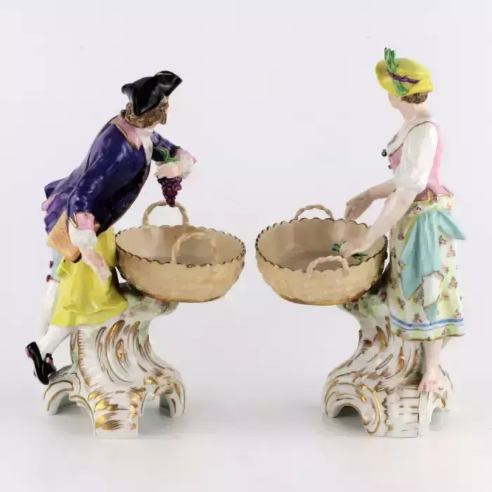 A Pair Of Kpm Porcelain Candy Bowls. "Winegrower And Gardener". photo buy