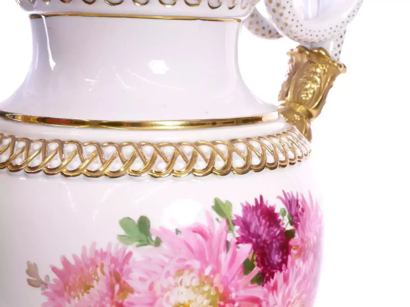 Large Porcelain Vase   Red Chrysanthemums. Meissen. photo vinterior