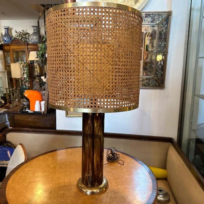 1980s Mid Century Modern Glass Italian Table Lamp With Vienna Straw Lampshade photo for sale