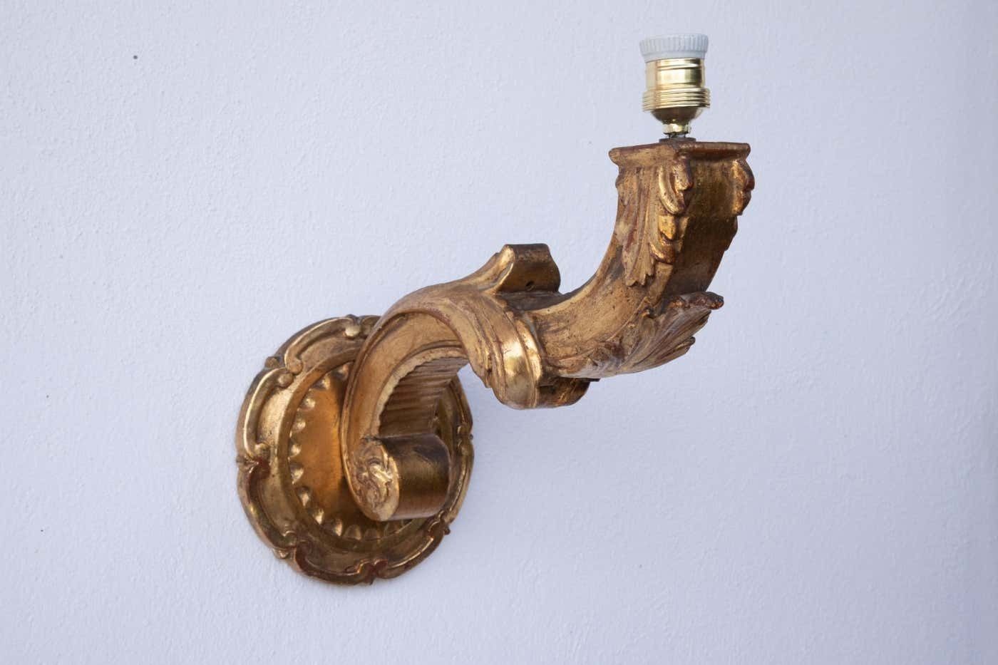 19th Century Classic Baroque Style Wall Lamp Gold Painted Wood, 1880 photo for sale
