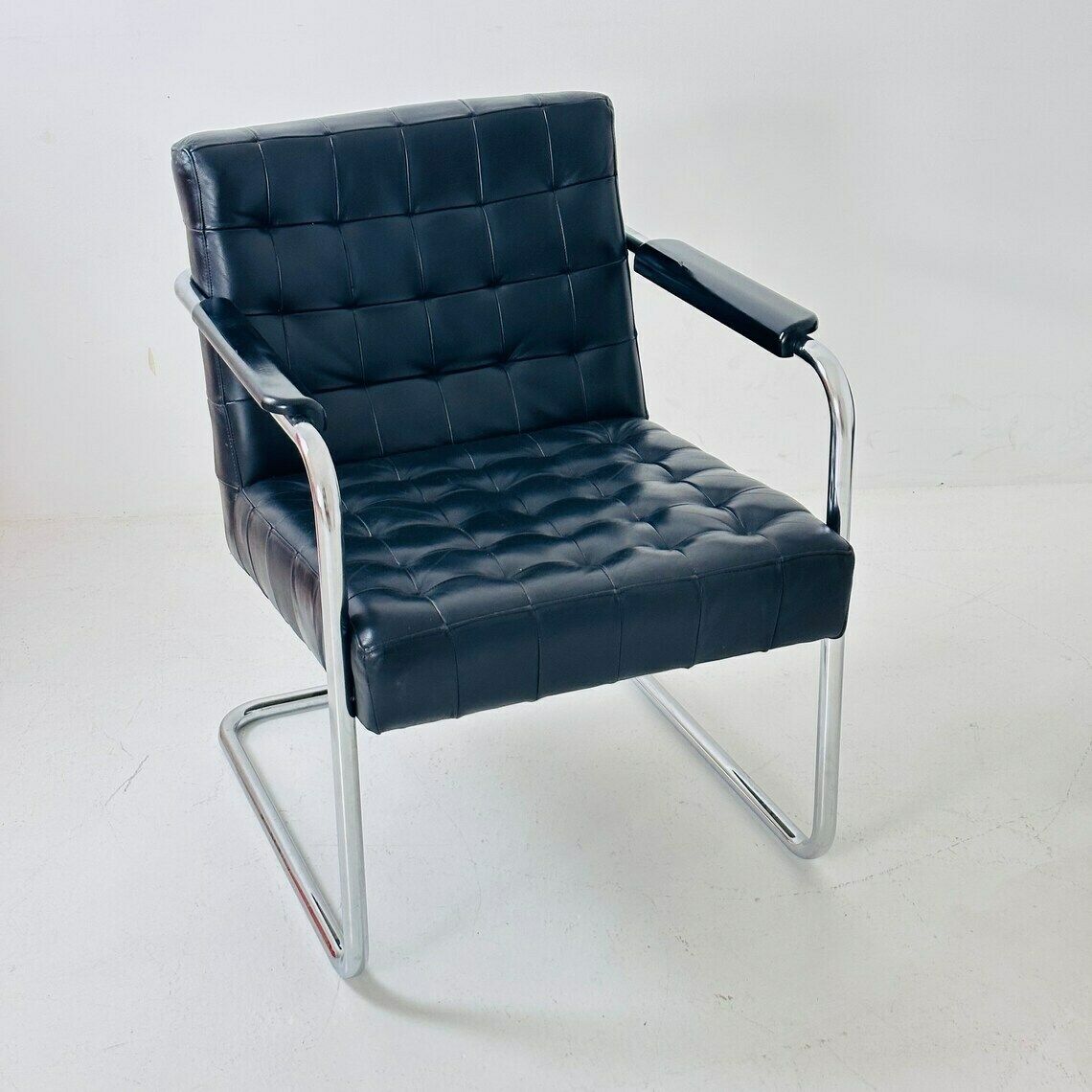 Set Of Tow Bauhaus Black Leather Loung Chairs 1980s photo vinterior