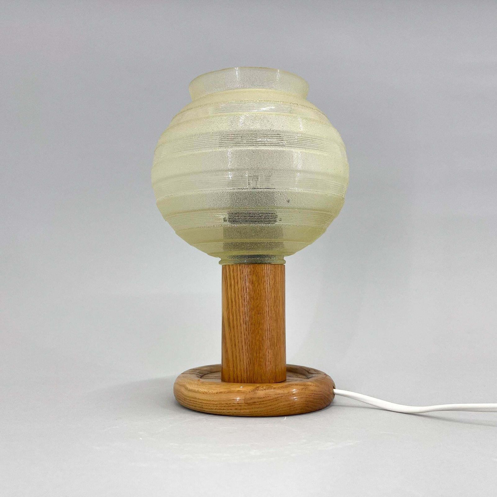 Mid Century Wood & Glass Table Lamp, 1970s Us$244.94