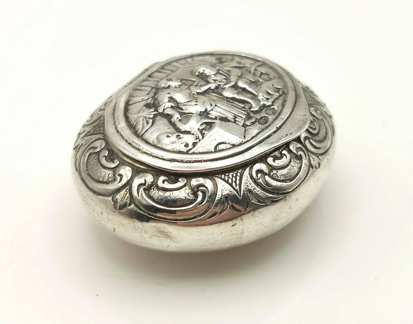 photo furniture Antique Sterling Silver Pictorial Snuff Box, Home Scene