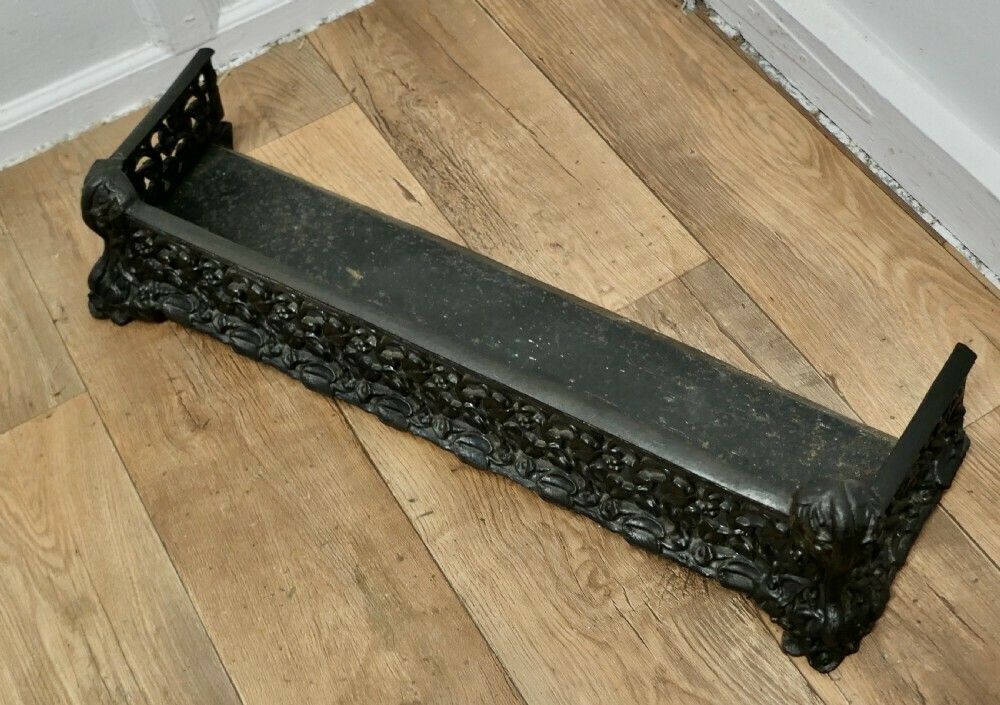 Art Nouveau Cast Iron Colebrookdale Style Fender Or Dog Grate photo vinterior
