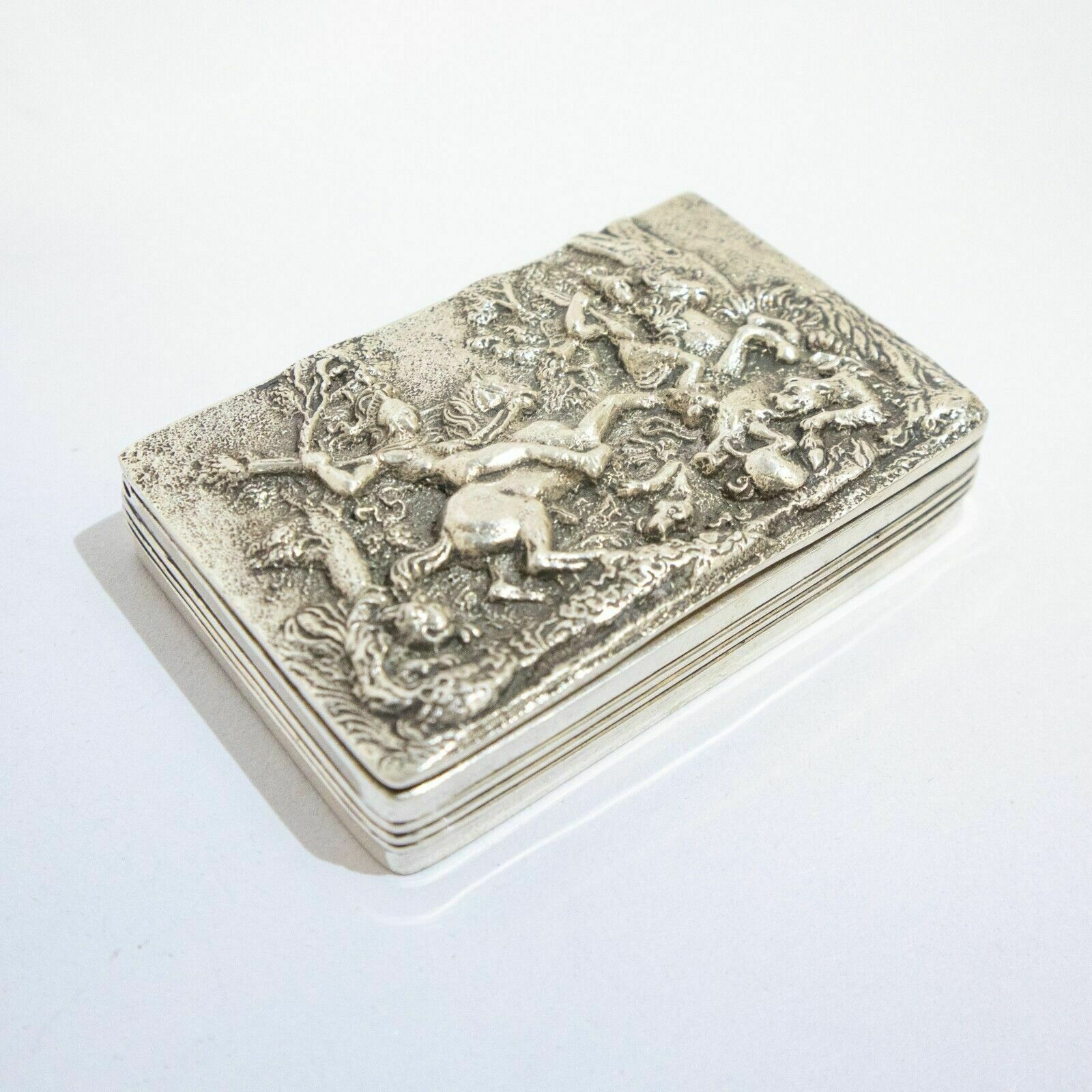 Unusual Snuff Box With Hunting Scene