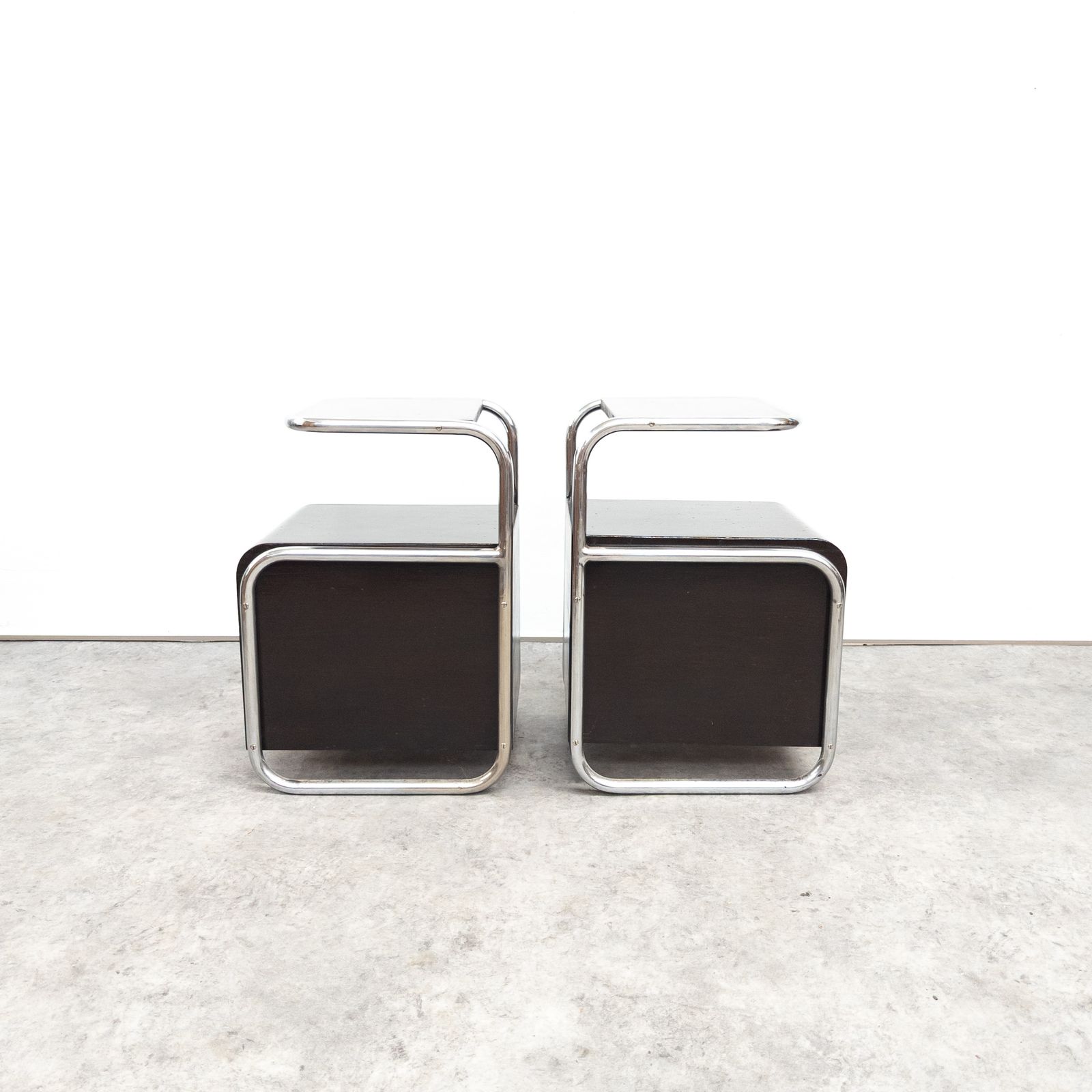 photo vinterior Unique Bauhaus Tubular Steel Night Stands By Hynek Gottwald