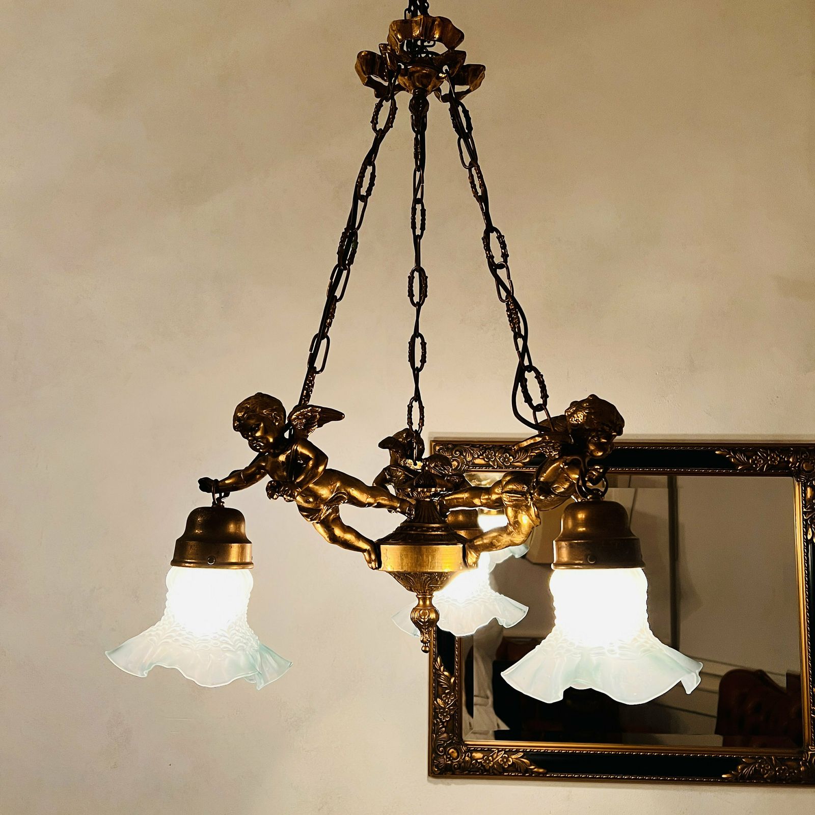 Stunning French 19th Century Bronze Chandelier With 3 Angels   Cherubs Holding Lights