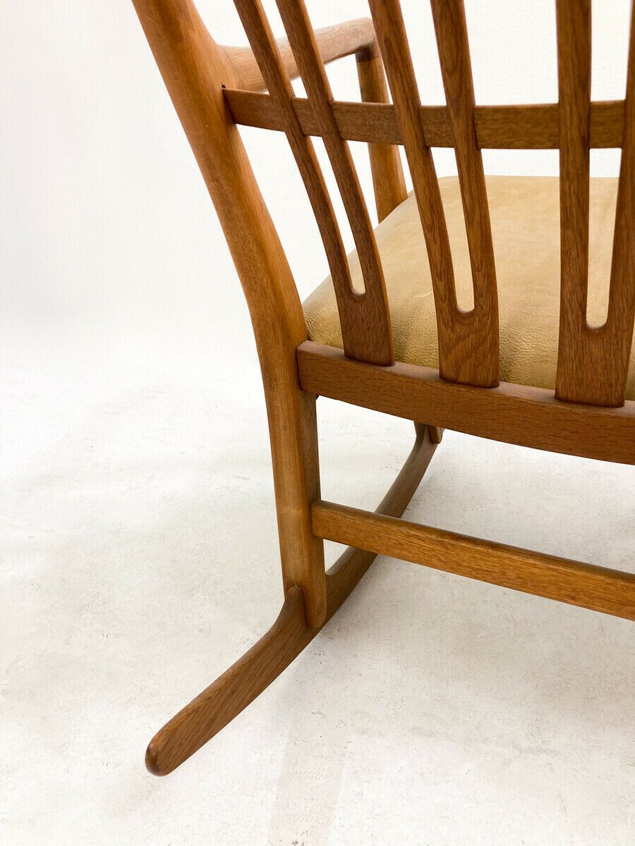 "Ml  33" Rocking Chair By Hans J. Wegner For A/S Mikael Laursen photo 2495.0