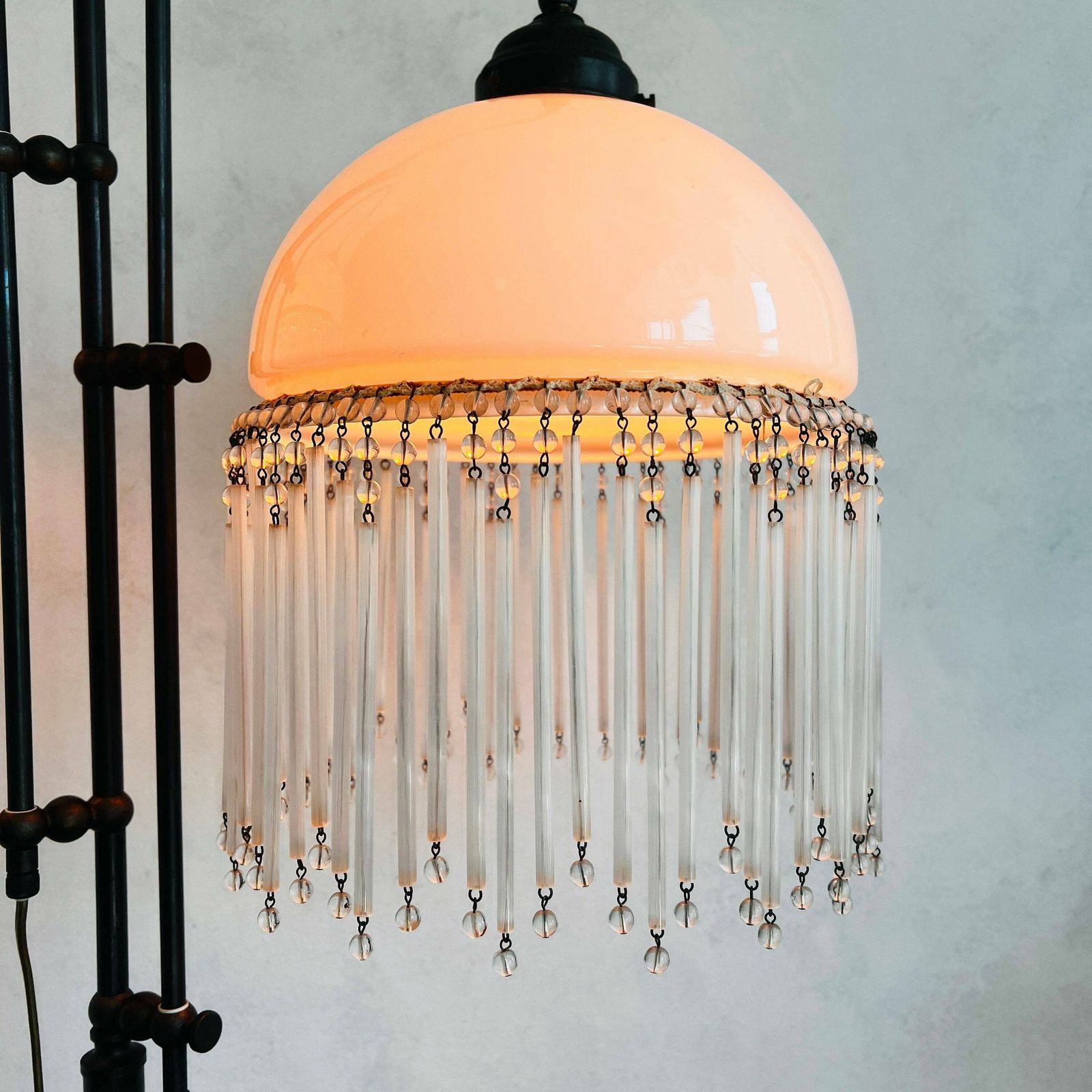 Vintage Art Deco Staande Lamp, Vloerlamp, Messing Lamp, 2 Melkglazen Kappen Met Franje, Jaren 70 Vintage Lampen photo Verlichting