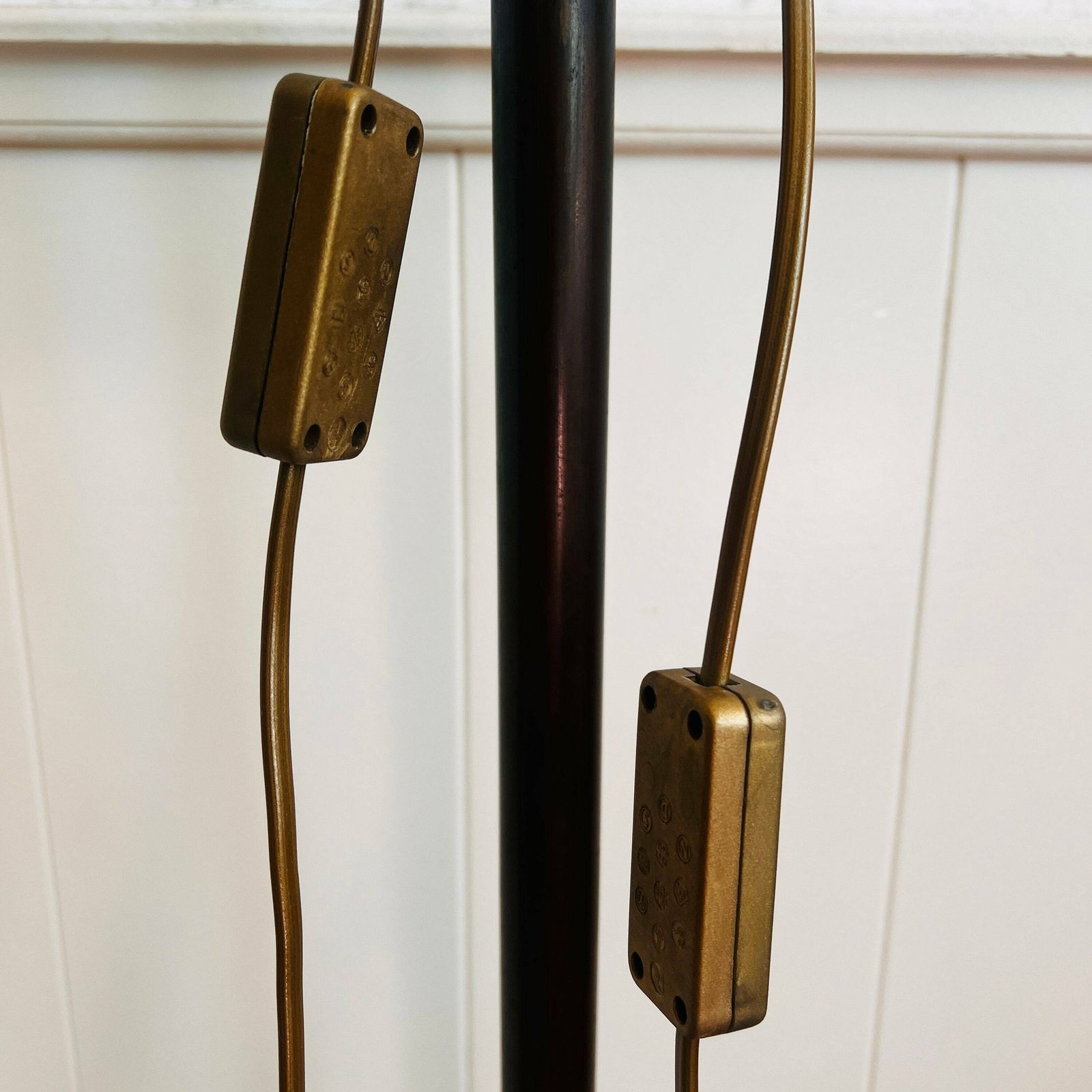 Vintage Art Deco Staande Lamp, Vloerlamp, Messing Lamp, 2 Melkglazen Kappen Met Franje, Jaren 70 Vintage Lampen photo buy