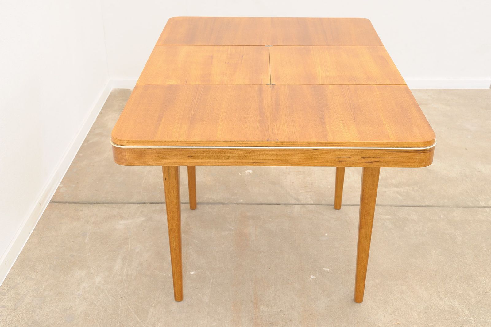 photo vinterior Volledig Gerestaureerde Mid Century Eettafel Van Jitona, Ca. Jaren 1960, Tsjecho Slowakije