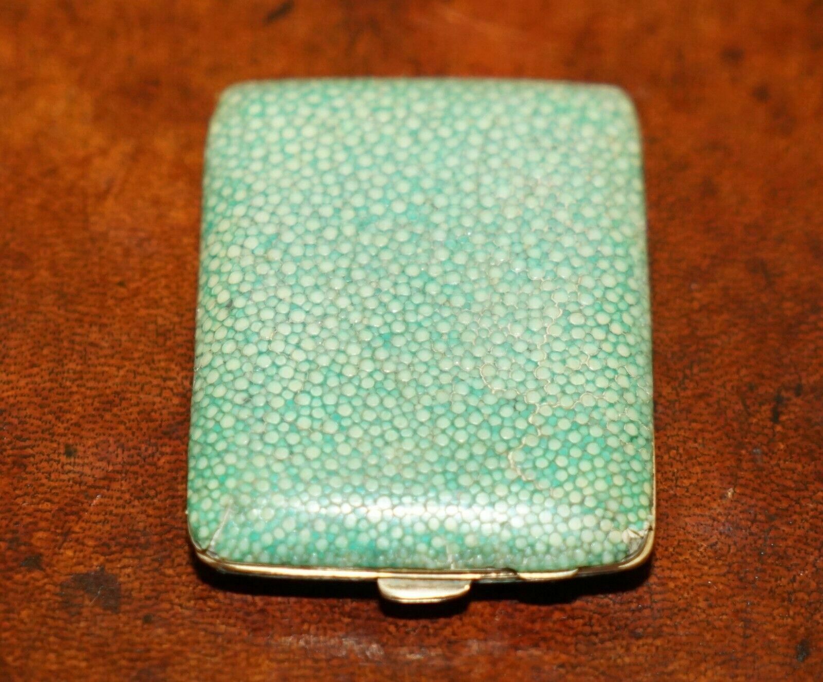 photo vintage Lovely Antique Victorian Shagreen Shark Skin Vesta Case For Small Matches Etc