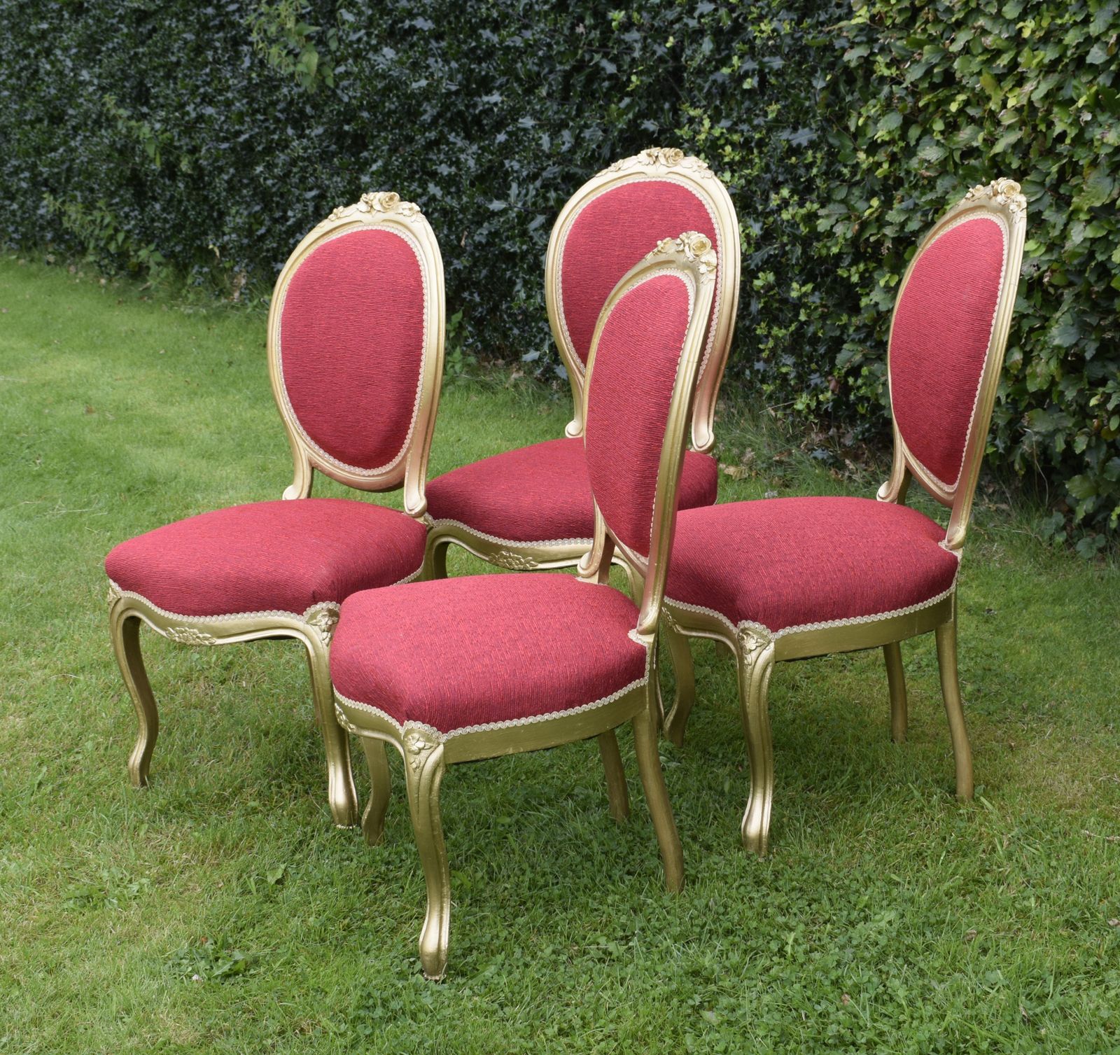 photo furniture Set Of 4 French Dining Chairs, 1800s