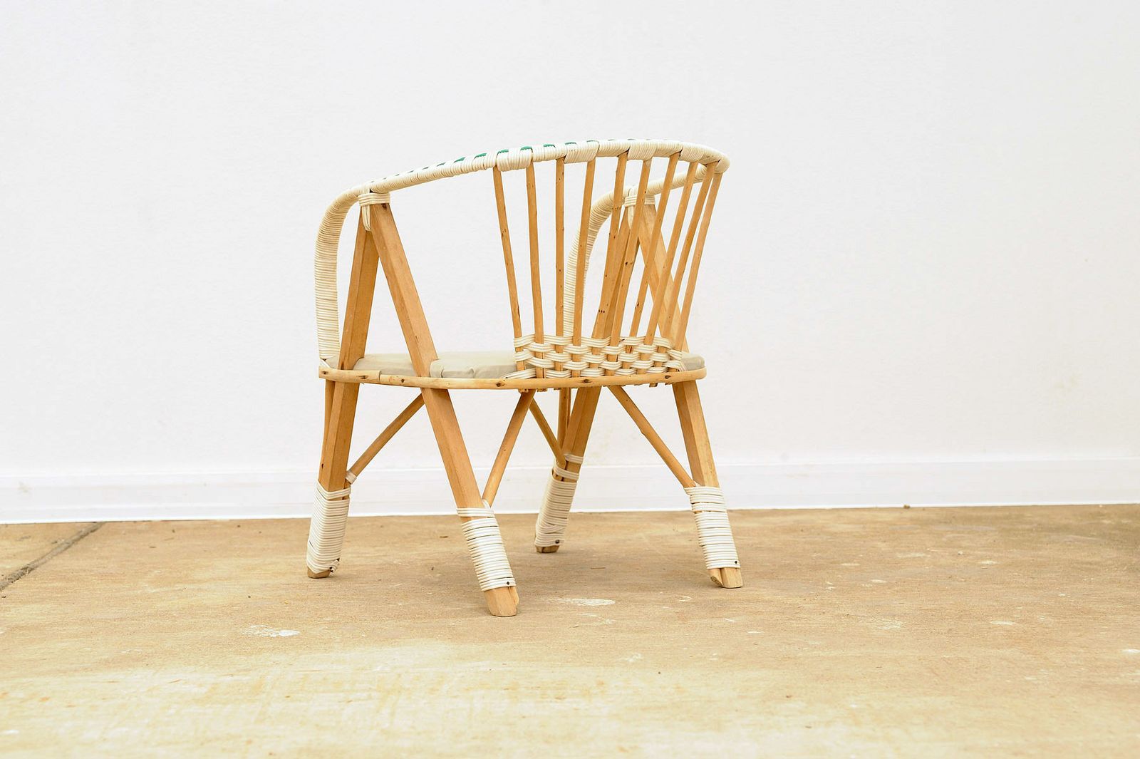 Very Small Children´S Wicker Chair, 1960´S, Czechoslovakia photo 100.0
