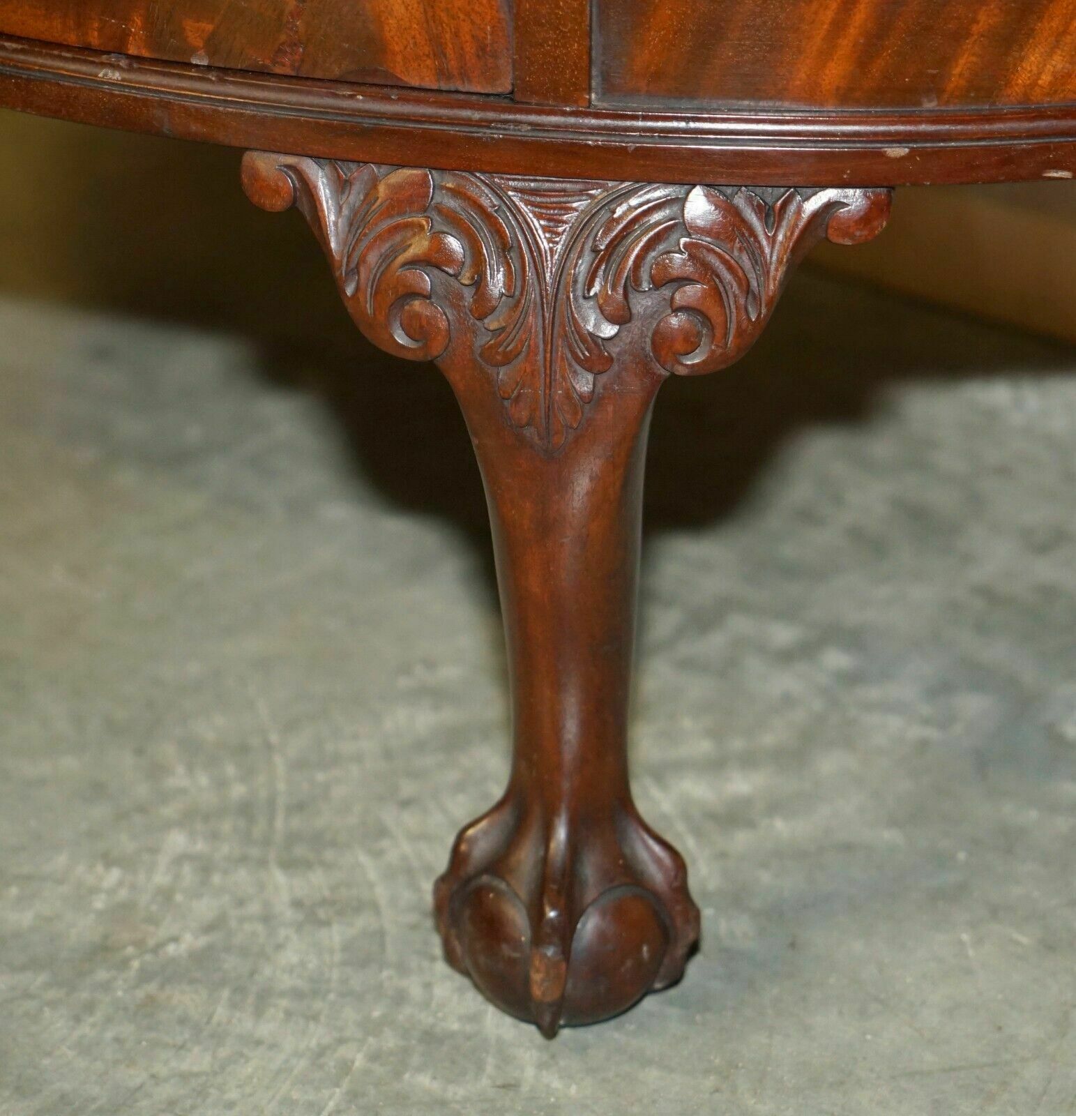 photo vinterior Fully Restored Antique Flamed Mahogany Claw & Ball Foot Demi Lune Sideboard