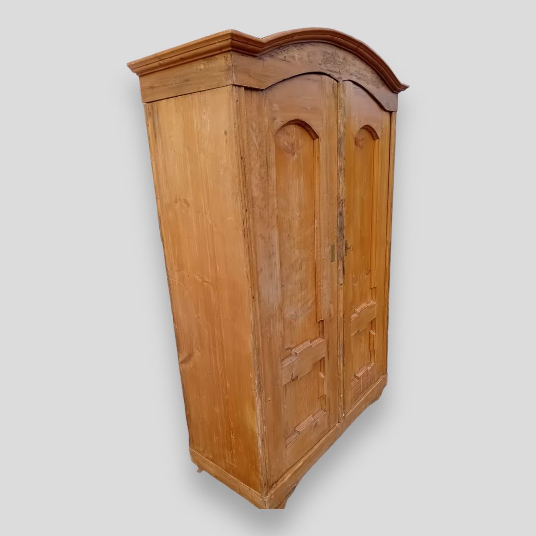 Early C20th Continental Pine Wardrobe photo Furniture