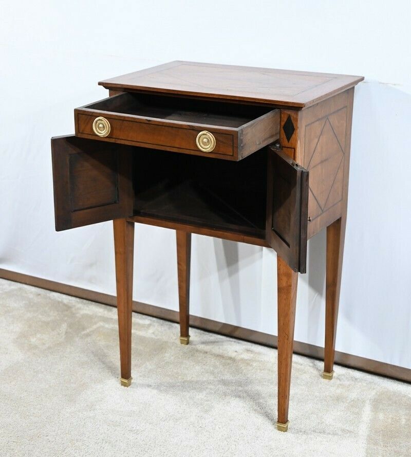 Small Living Room Furniture In Walnut, Transition Louis XVI / Directoire Style   1st Part XIX photo Furniture