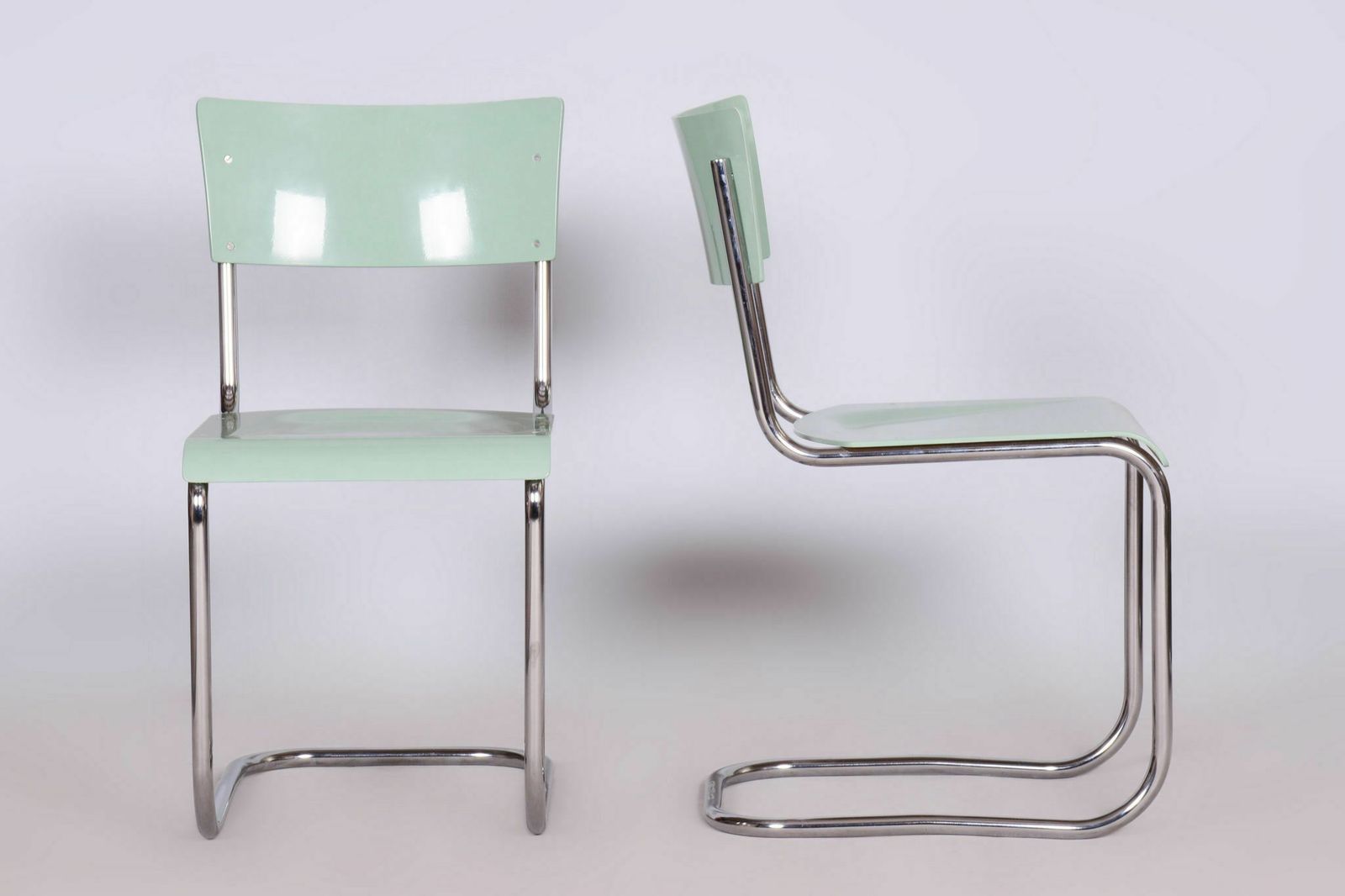 Restored Bauhaus Pair Of Chairs, Mart Stam, Robert Slezak, Chrome Plated Steel, Czechia, 1930s photo vinterior
